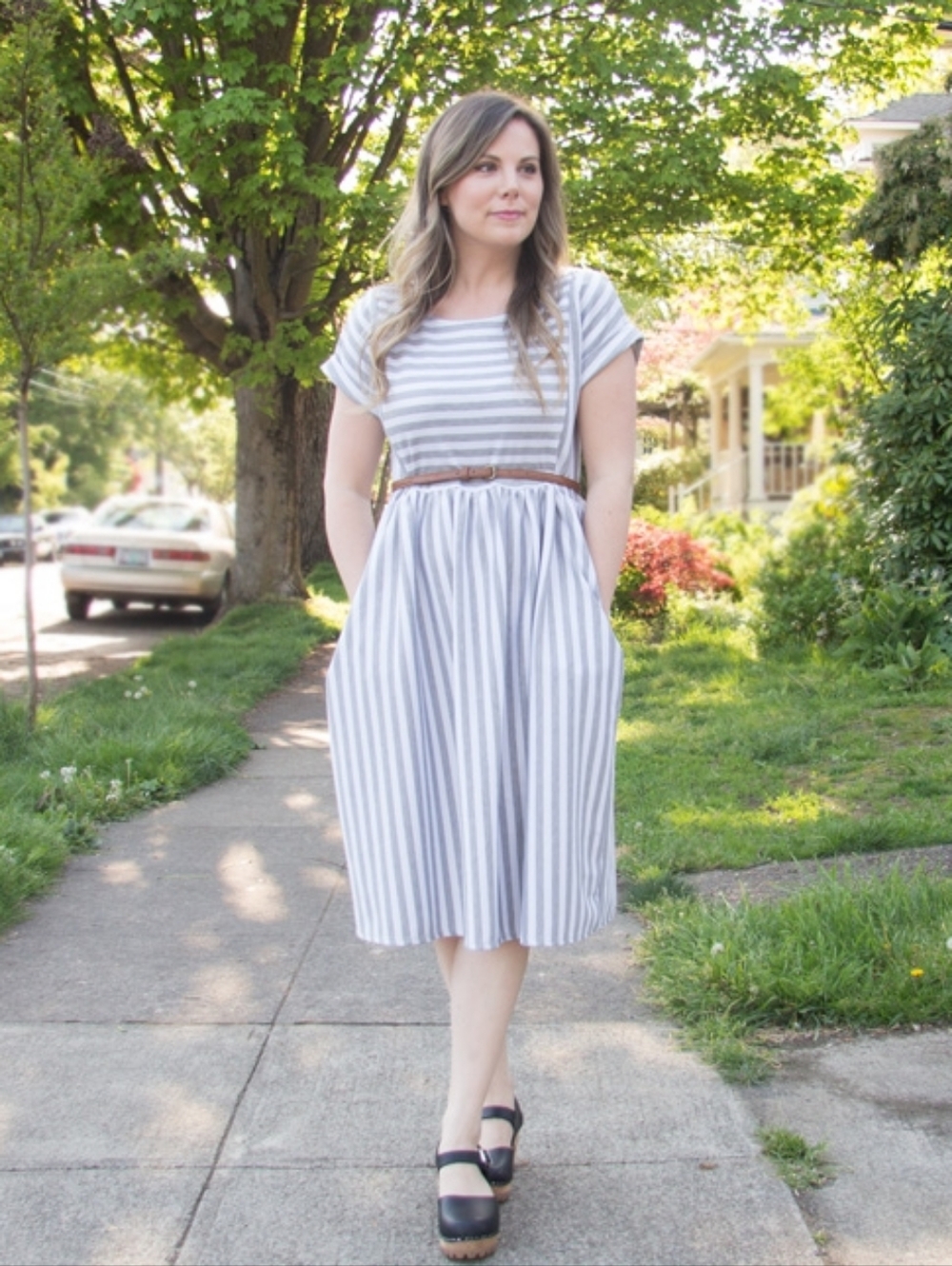 ROOLEE 𝓜𝓸𝓶 | MEDIUM | STRIPED NURSING DRESS W/ ZIPPERSRetail: $79.99har